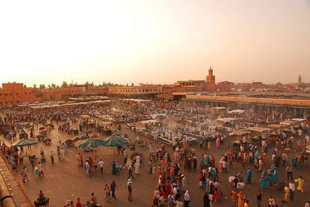 Basar. Ähnlich wie auf diesem Markt in Marrakesch wird auch bei der Klimakonferenz wieder hart gefeilscht werden. Auf dem Markt sind allerdings die Regeln klar, bei der Konferenz sind sie es noch nicht. (Foto: Luc Viatour / Wikipedia)