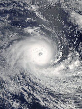 Depression. Das Bild zeigt nicht Bonn während der diesjährigen Klimakonferenz, sondern Fidschi am 20. Februar 2016. Damals erreichte Zyklon 'Winston' seine grösste Stärke - kurz bevor er auf Fidschis Hauptinsel traf. (Foto: Nasa / Wikipedia)