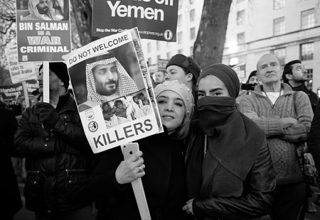 Khashoggi-ed. Während den USA der Krieg im Yemen egal ist, können sie die Ermordung von Jamal Khashoggi nicht ignorieren. (Foto: Alisdare Hickson / Wkipedia)